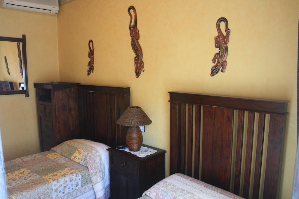 Hostal Restaurante La Diligencia Cunit Cameră foto