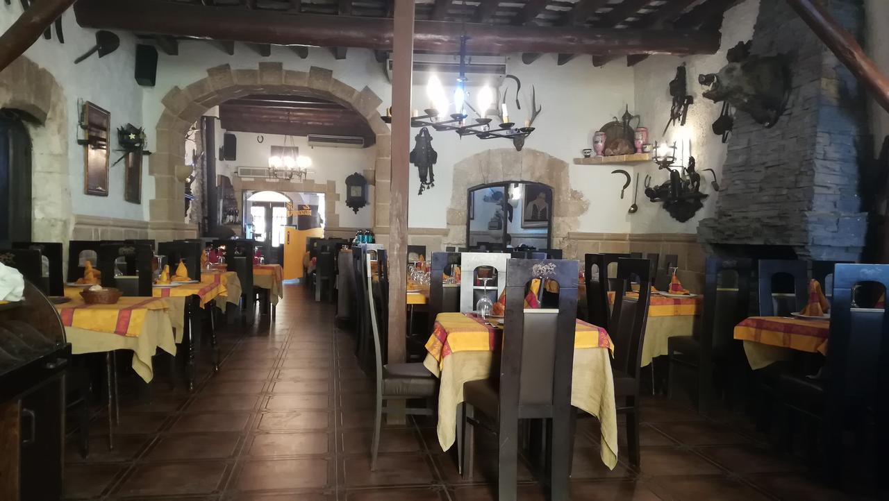 Hostal Restaurante La Diligencia Cunit Exterior foto