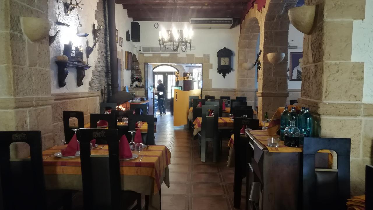 Hostal Restaurante La Diligencia Cunit Exterior foto